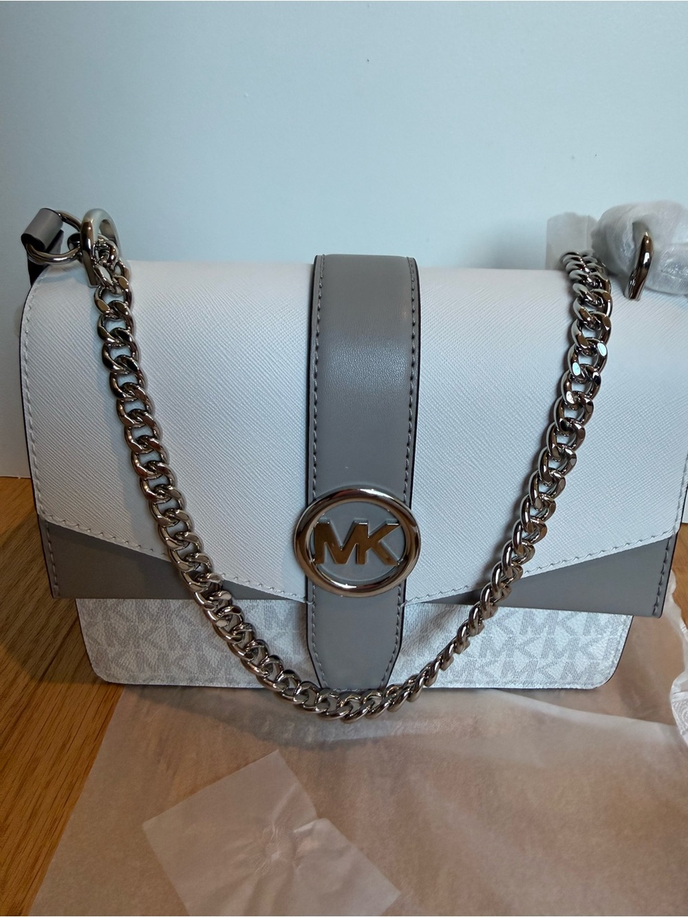 NWT Michael Kors Two-Tone White and Gray Chain Shoulder Bag and Black Wallet